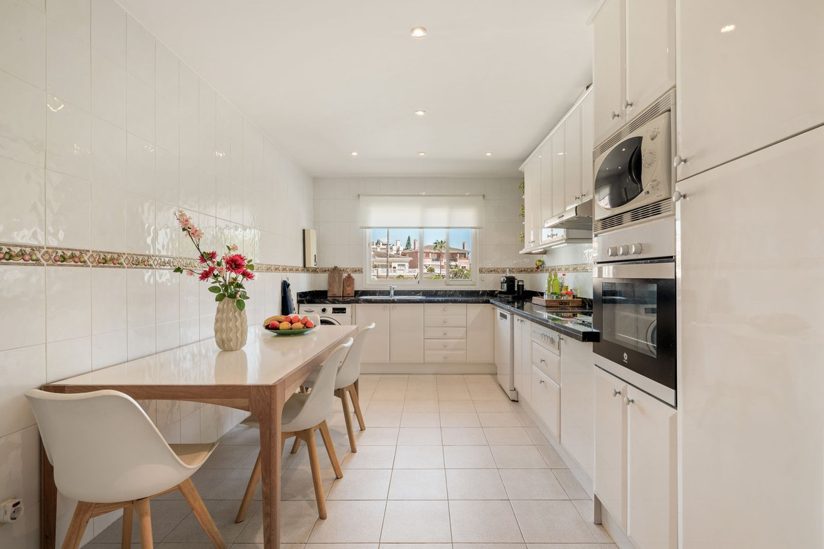 Penthouse te koop in Estepona | 2 slaapkamers H5335552