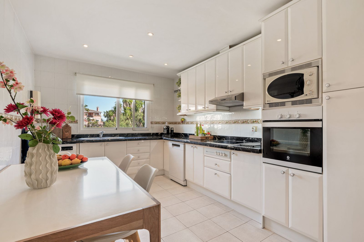 Penthouse te koop in Estepona | 2 slaapkamers H5335552