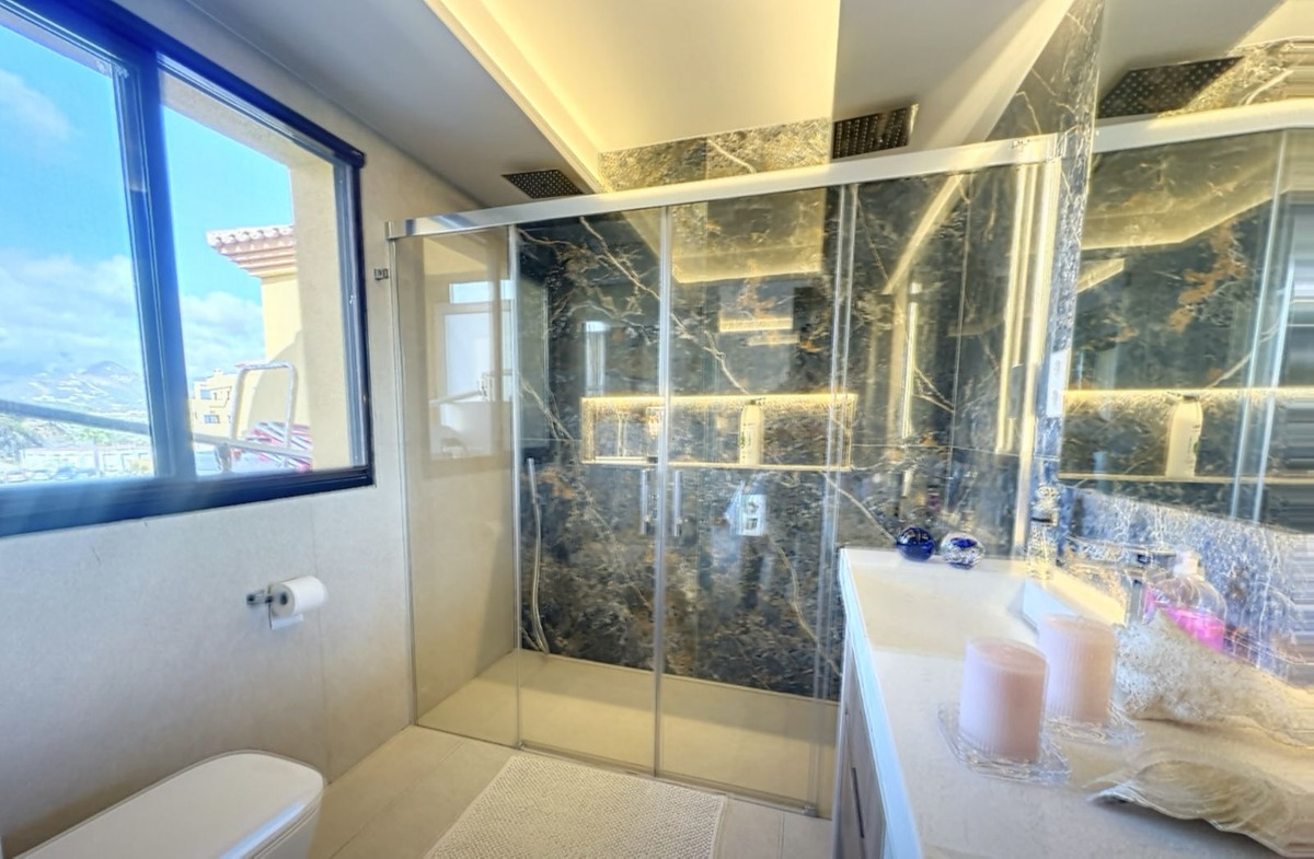 Appartement te koop in Estepona | 3 slaapkamers H5335687