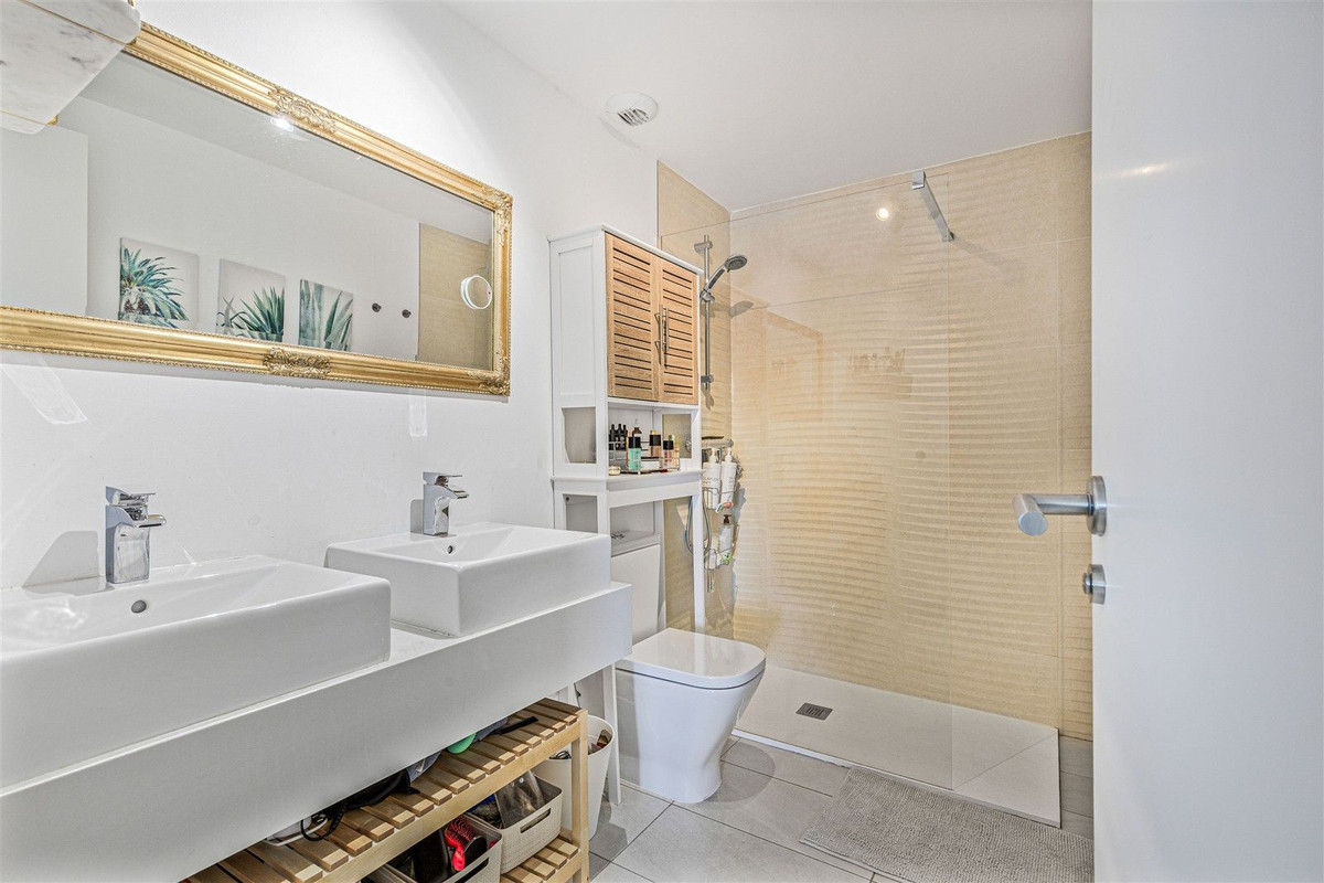 Appartement te koop in Estepona | 3 slaapkamers H5335711