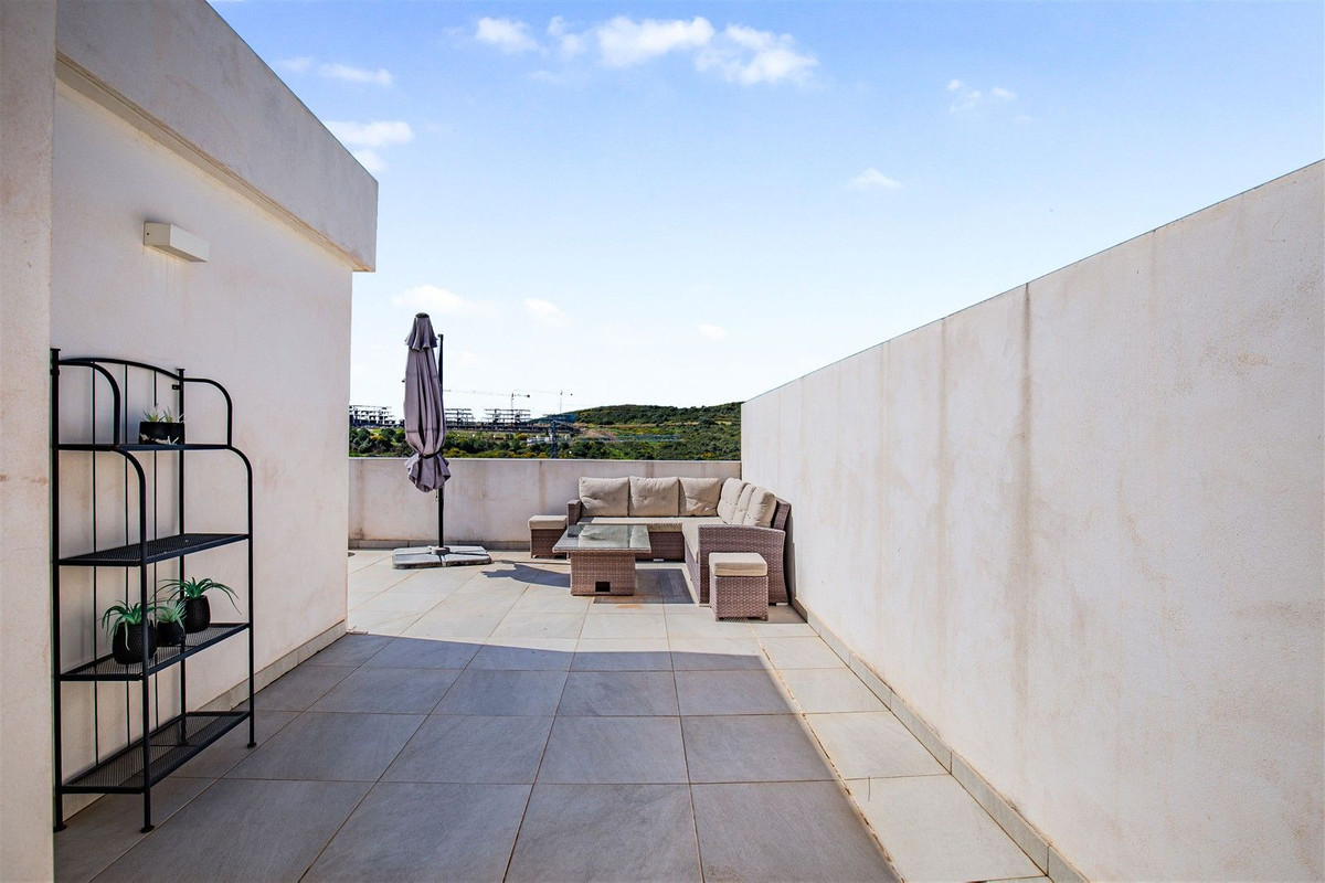 Appartement te koop in Estepona | 3 slaapkamers H5335711