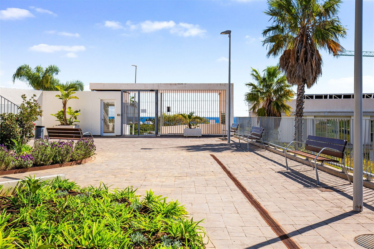 Appartement te koop in Estepona | 3 slaapkamers H5335711