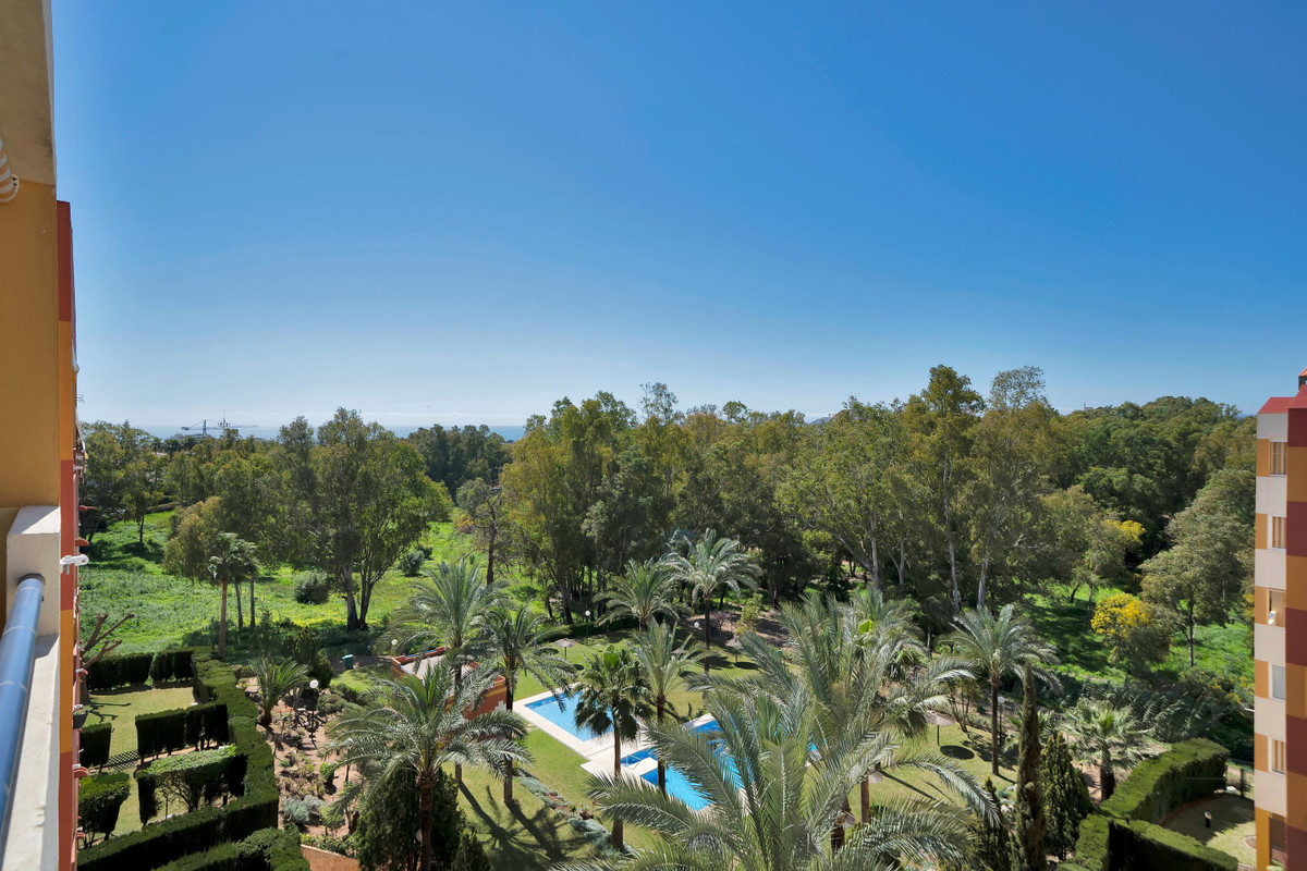 Penthouse te koop in Estepona | 2 slaapkamers H5336869