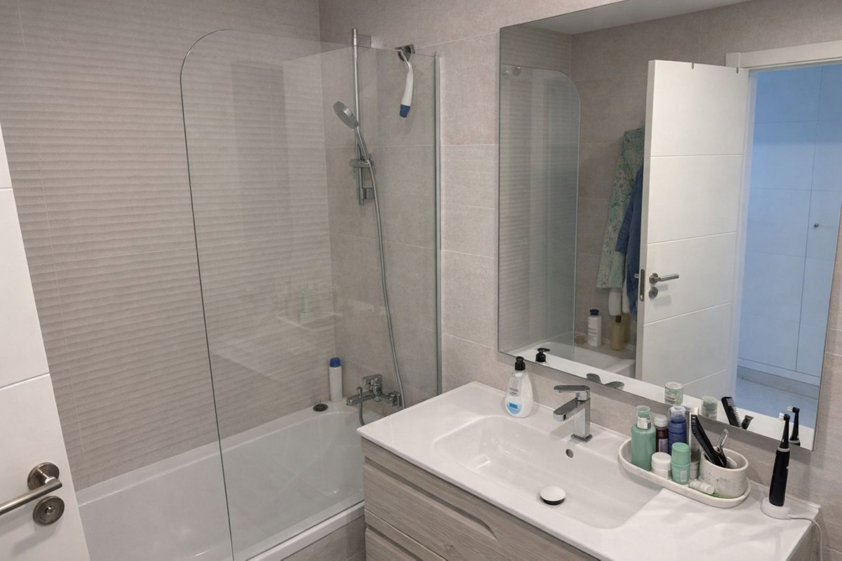 Appartement te koop in Estepona | 2 slaapkamers H5337295