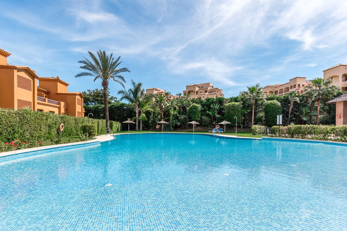 Appartement te koop in Estepona | 3 slaapkamers H5337394