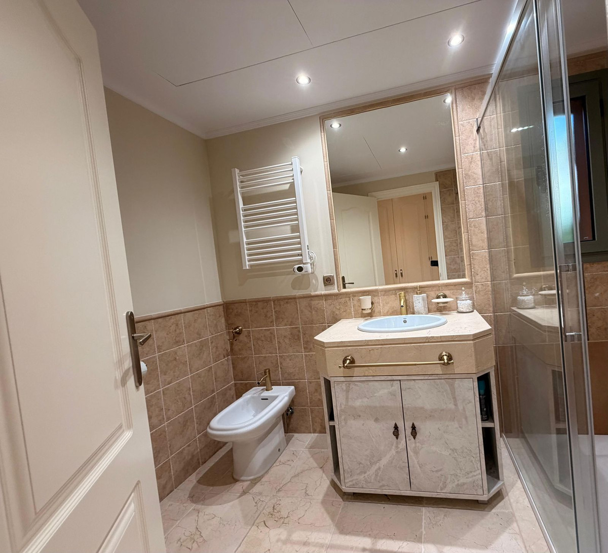 Appartement te koop in Estepona | 3 slaapkamers H5337394