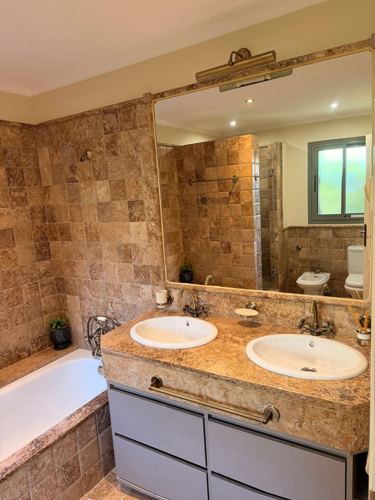 Appartement te koop in Estepona | 3 slaapkamers H5337394