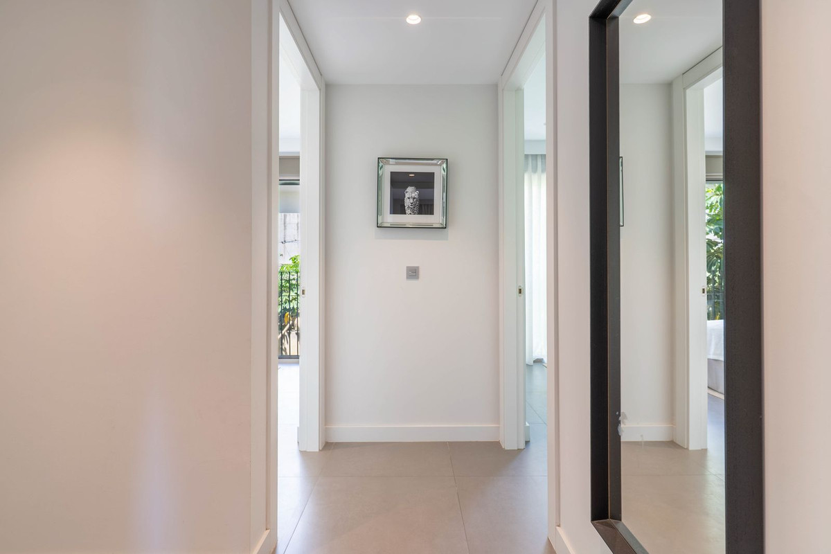 Appartement te koop in Estepona | 4 slaapkamers H5337811