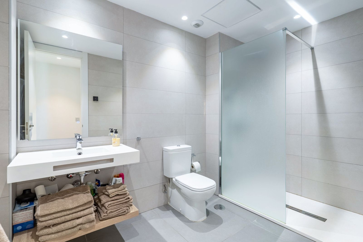 Appartement te koop in Estepona | 4 slaapkamers H5337811