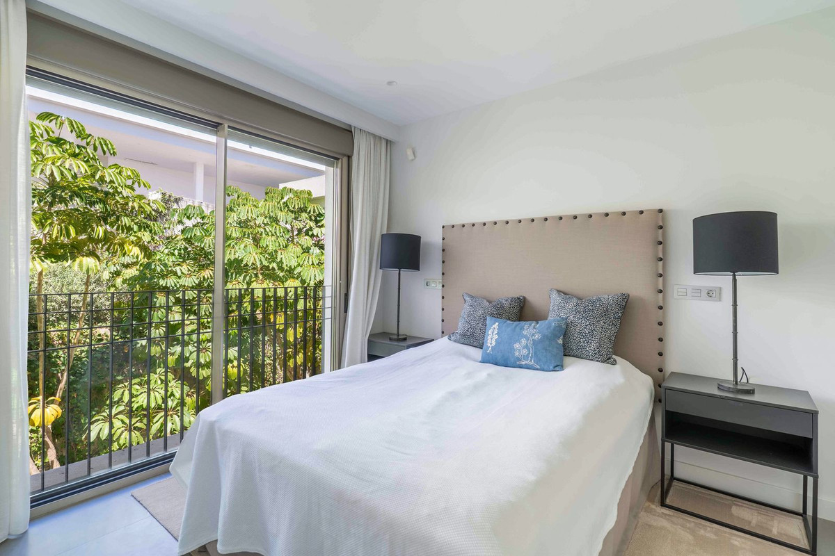 Appartement te koop in Estepona | 4 slaapkamers H5337811