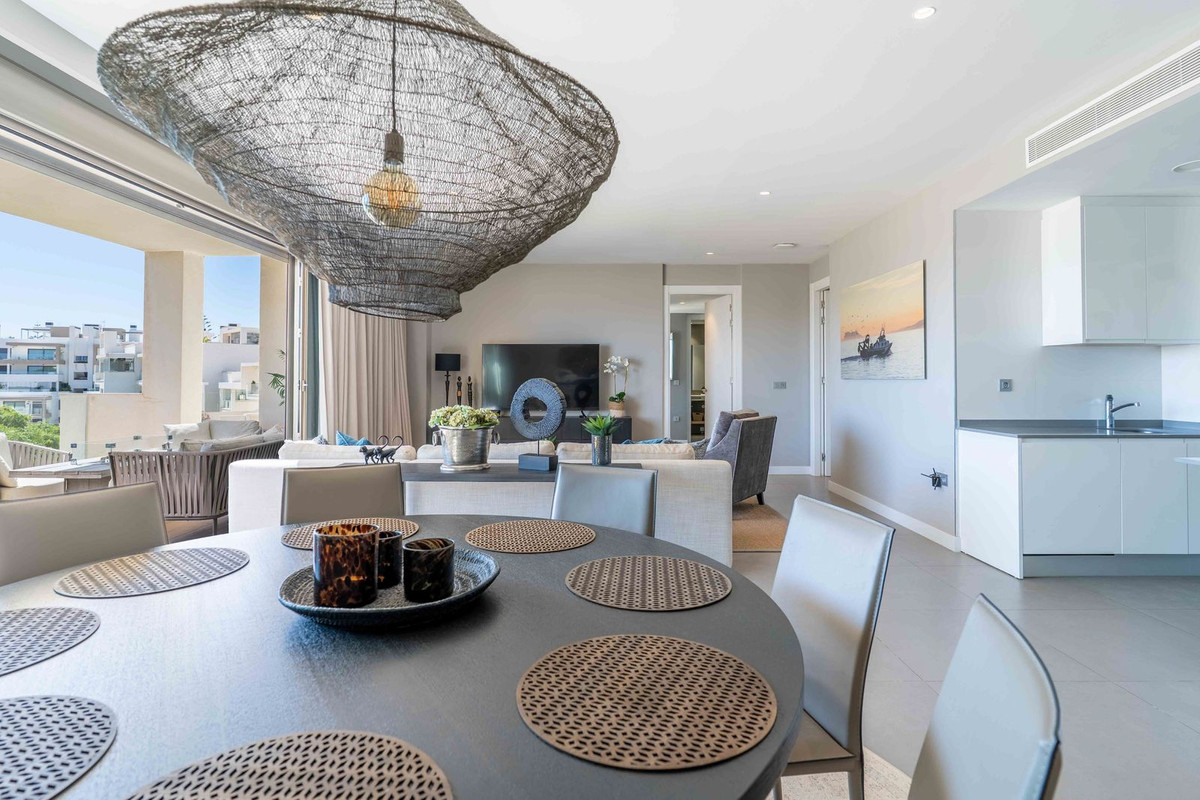 Appartement te koop in Estepona | 4 slaapkamers H5337811