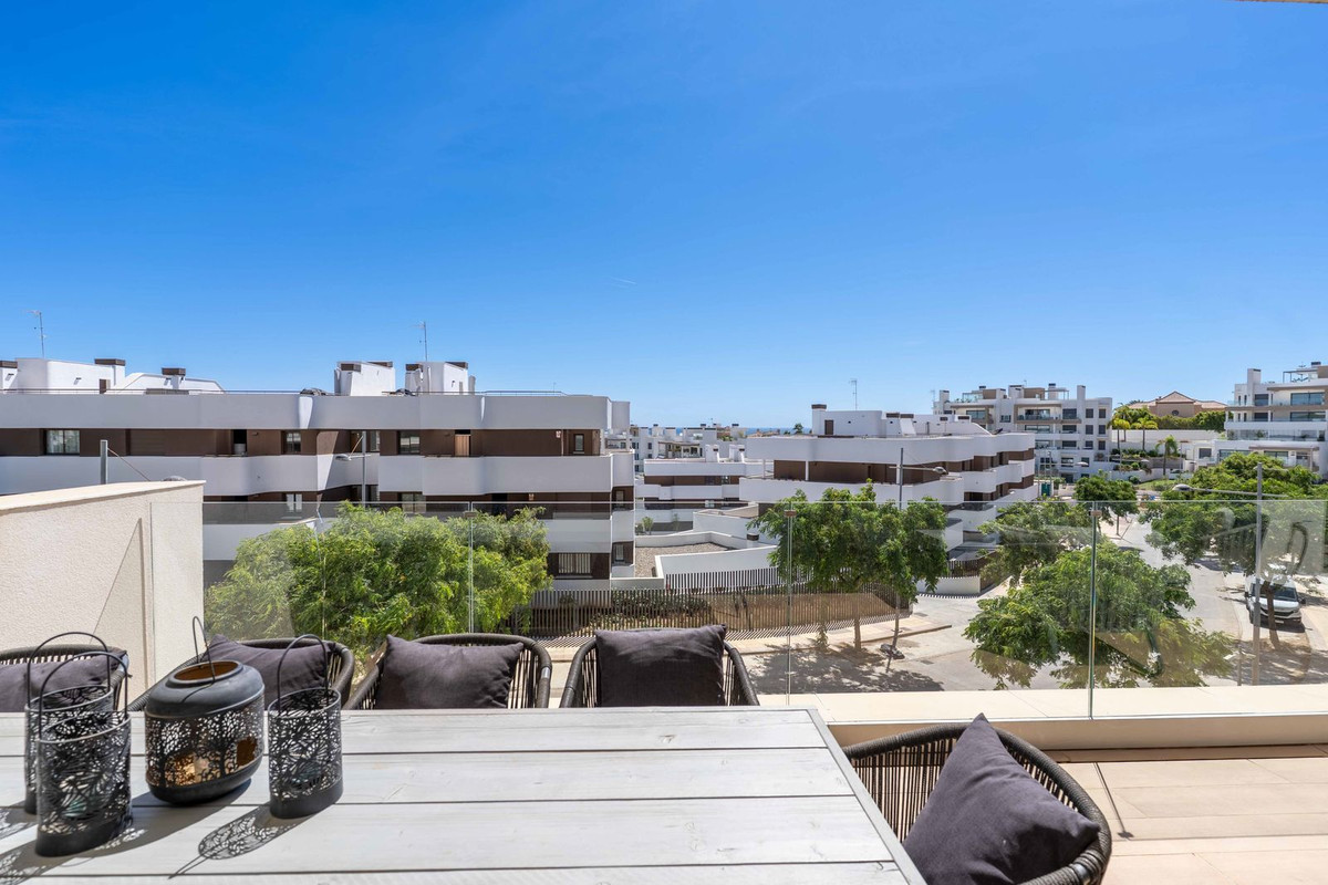 Appartement te koop in Estepona | 4 slaapkamers H5337811