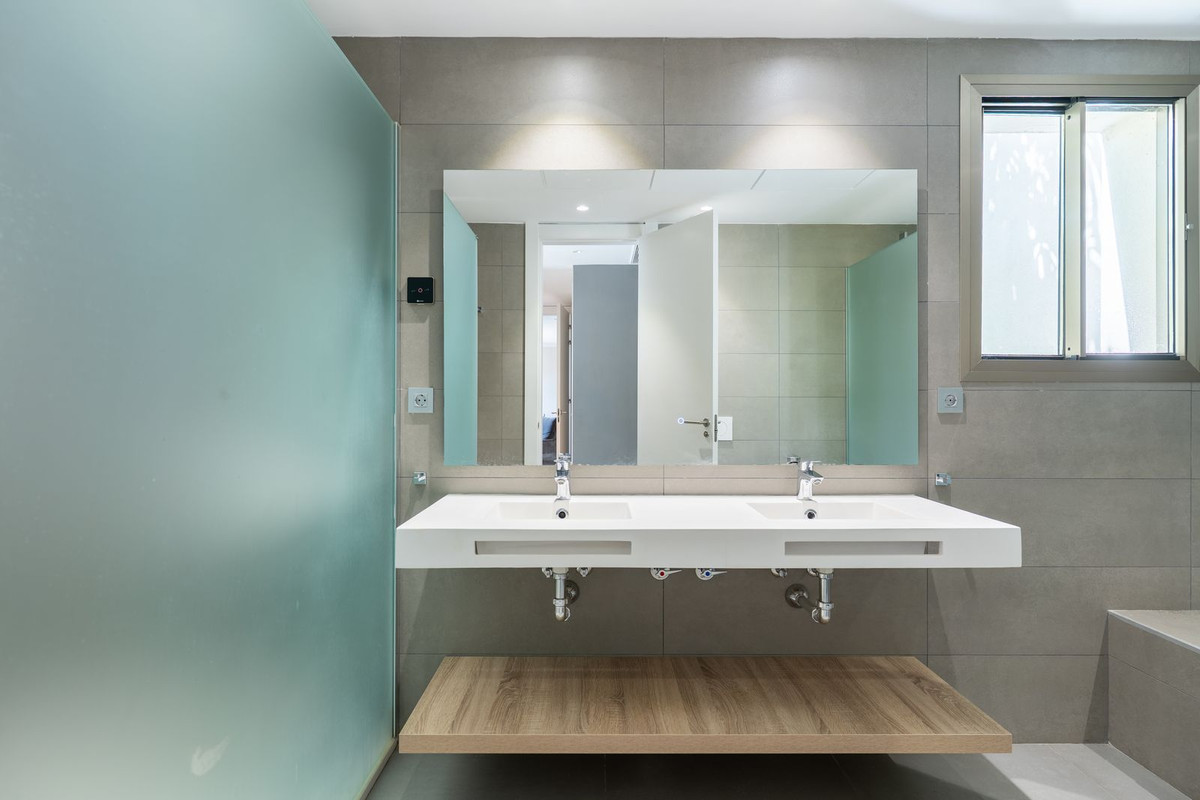 Appartement te koop in Estepona | 4 slaapkamers H5337811