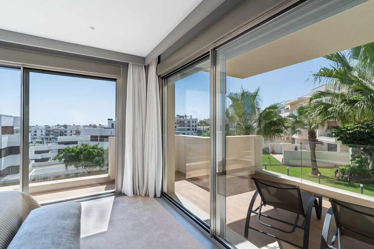 Appartement te koop in Estepona | 4 slaapkamers H5337811