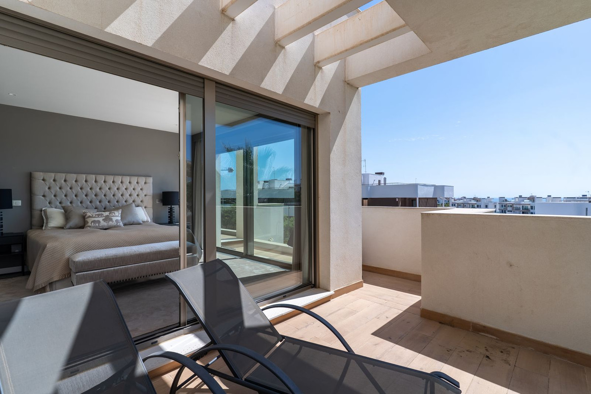 Appartement te koop in Estepona | 4 slaapkamers H5337811