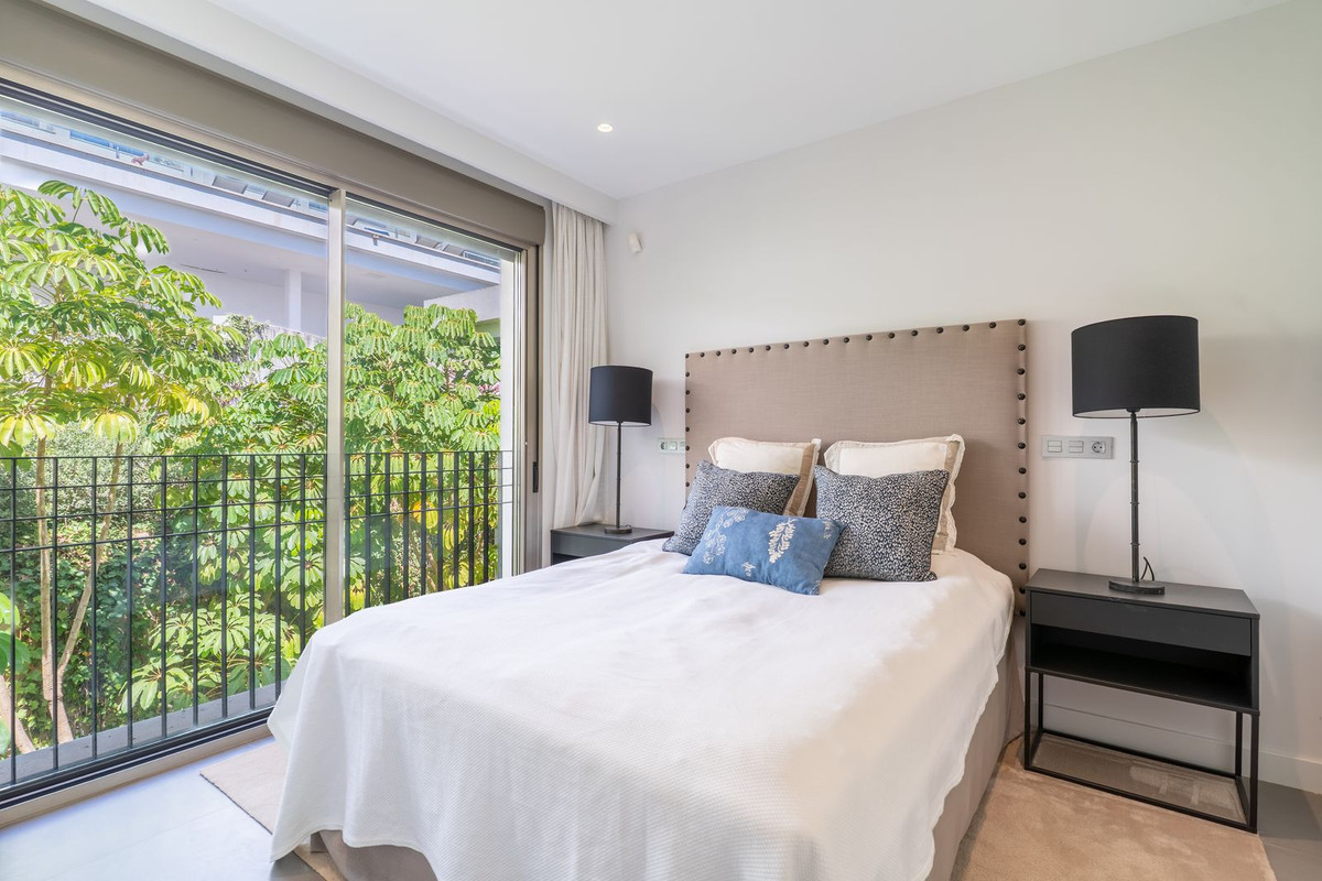 Appartement te koop in Estepona | 4 slaapkamers H5337811