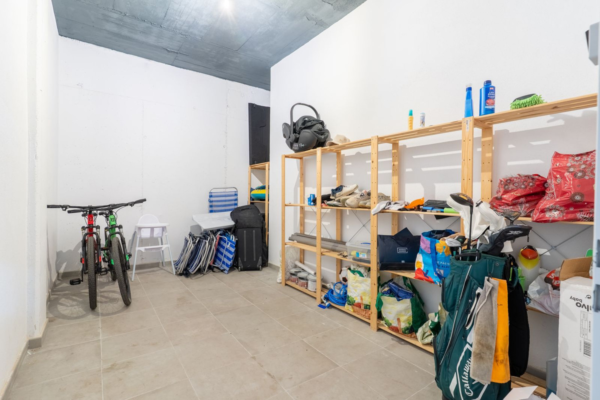 Appartement te koop in Estepona | 4 slaapkamers H5337811