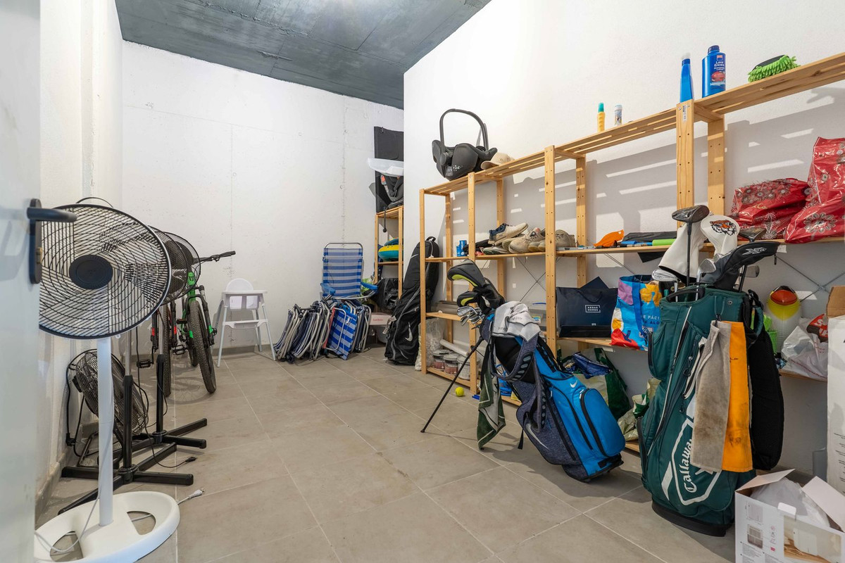 Appartement te koop in Estepona | 4 slaapkamers H5337811