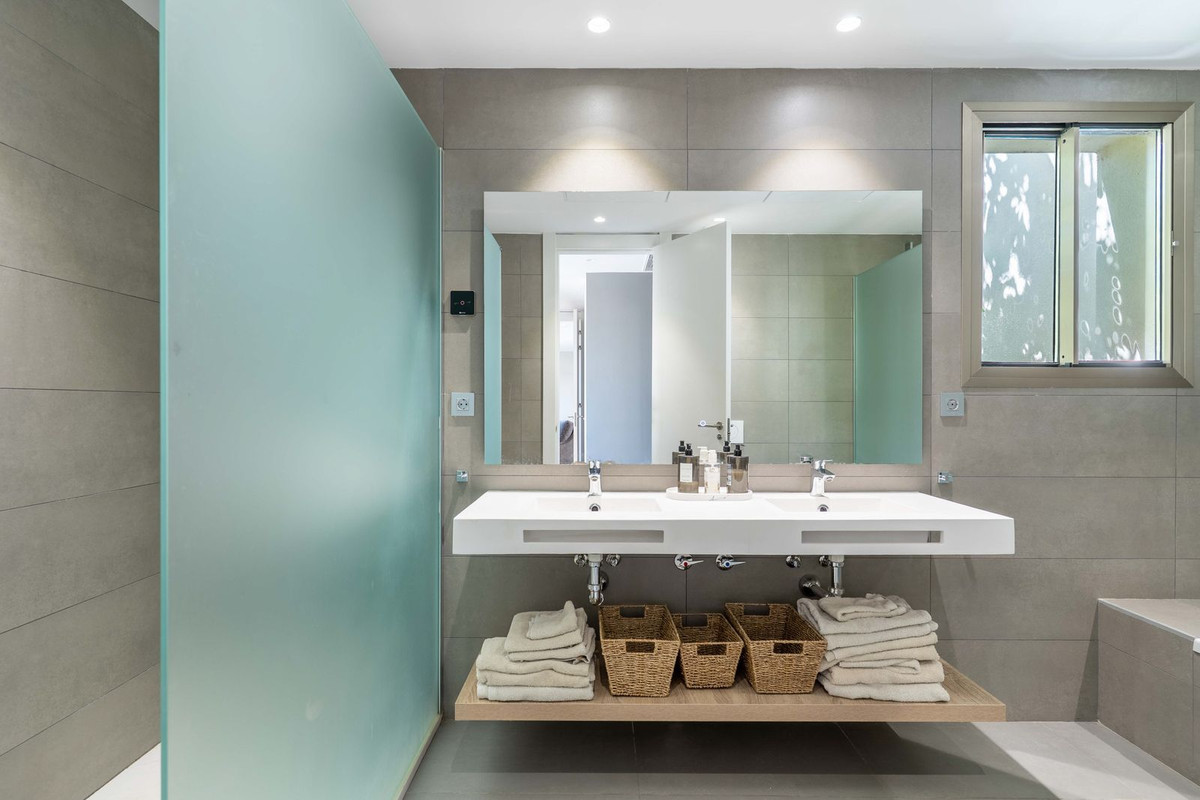 Appartement te koop in Estepona | 4 slaapkamers H5337811