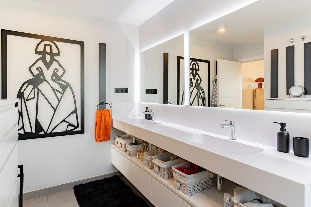 Penthouse te koop in Estepona | 2 slaapkamers H5337916