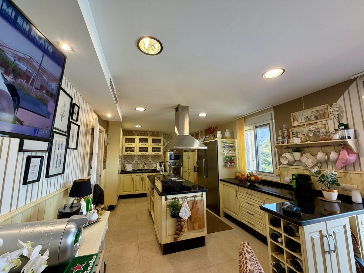 Penthouse te koop in Estepona | 4 slaapkamers H5339179