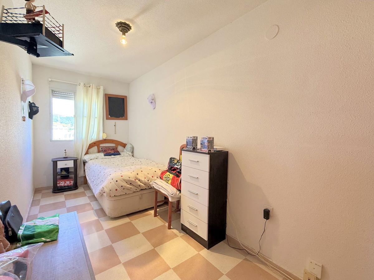 Appartement te koop in Estepona | 4 slaapkamers H5340925