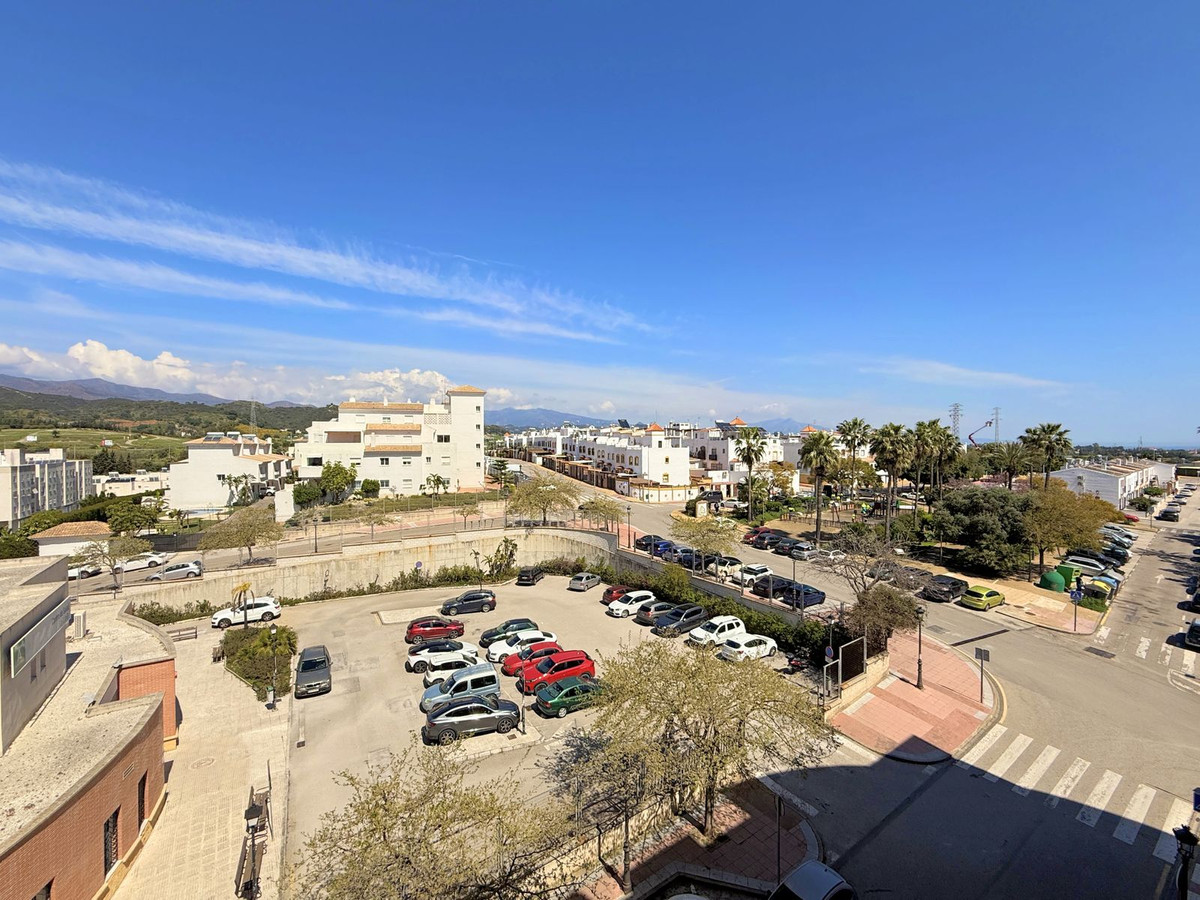 Appartement te koop in Estepona | 4 slaapkamers H5340925