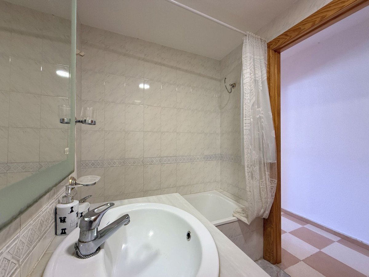 Appartement te koop in Estepona | 4 slaapkamers H5340925