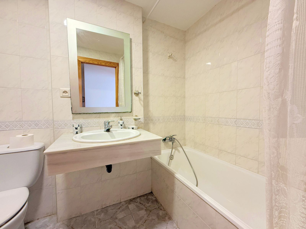 Appartement te koop in Estepona | 4 slaapkamers H5340925