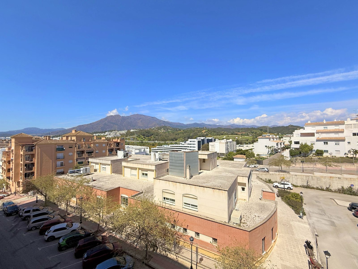 Appartement te koop in Estepona | 4 slaapkamers H5340925