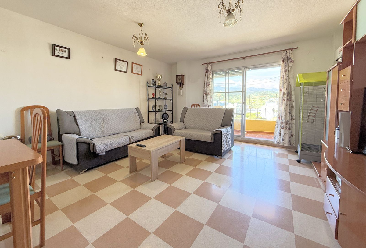 Appartement te koop in Estepona | 4 slaapkamers H5340925