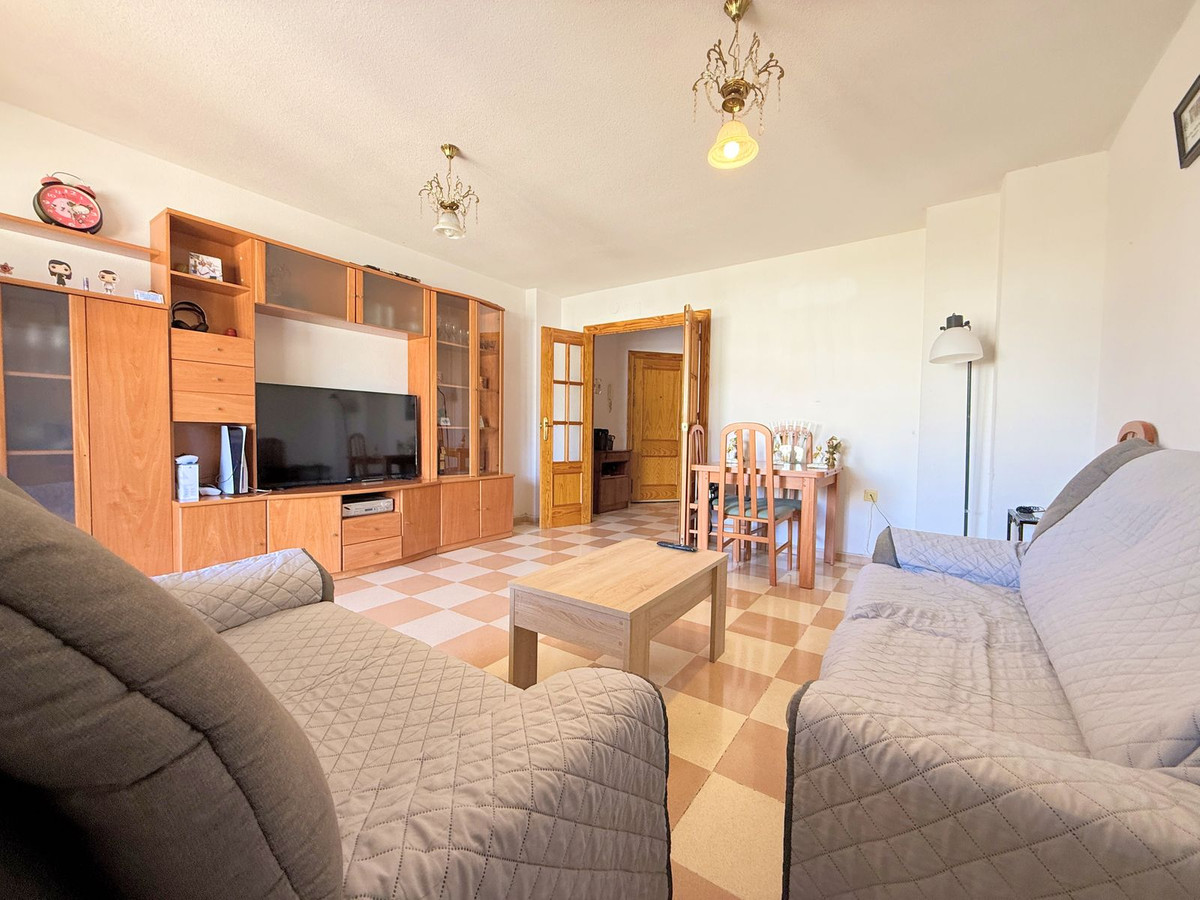 Appartement te koop in Estepona | 4 slaapkamers H5340925