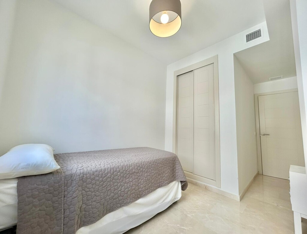 Appartement te koop in Estepona | 2 slaapkamers H5341876