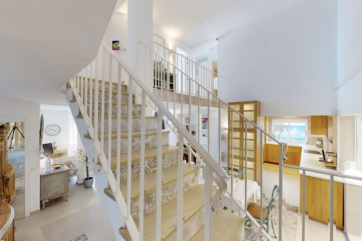 Duplex te koop in Estepona | 4 slaapkamers H5343160