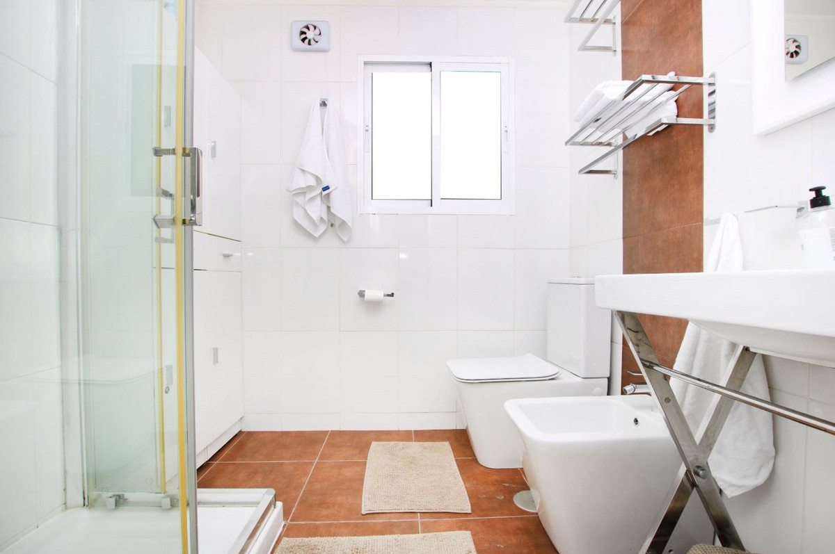 Duplex te koop in Estepona | 4 slaapkamers H5343160