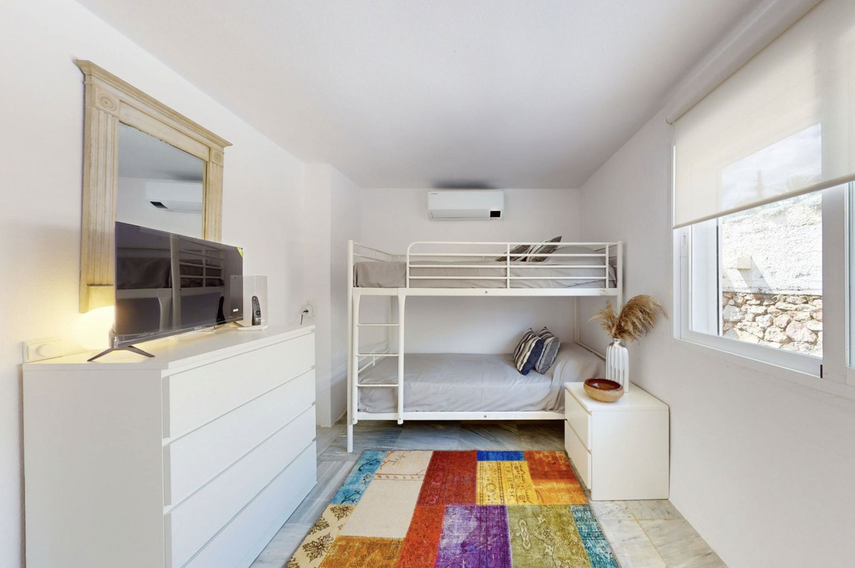 Duplex te koop in Estepona | 4 slaapkamers H5343160