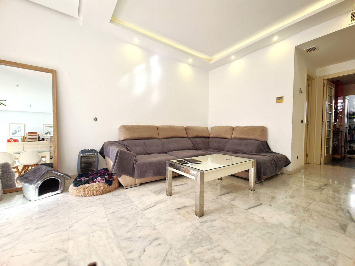 Appartement te koop in Estepona | 3 slaapkamers H5344129