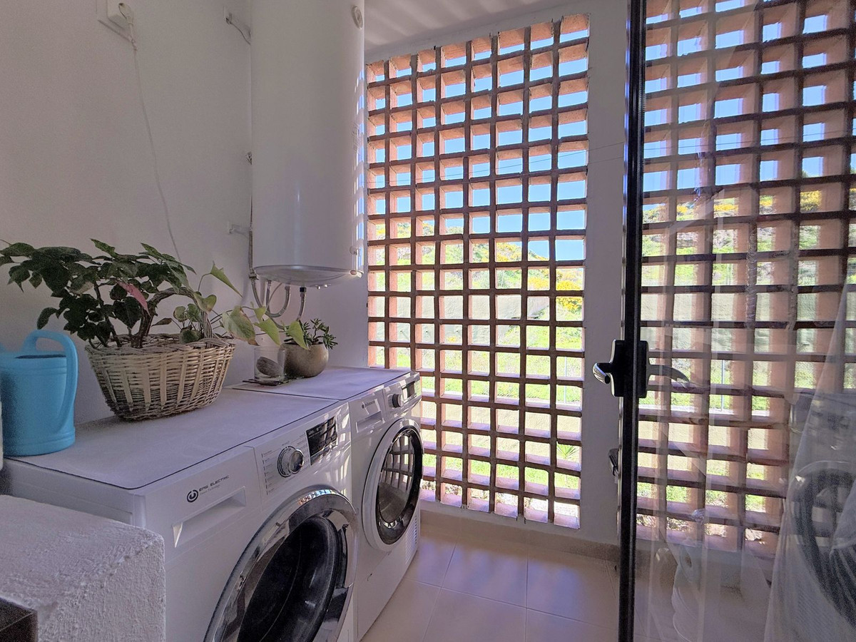 Penthouse te koop in Estepona | 2 slaapkamers H5344333