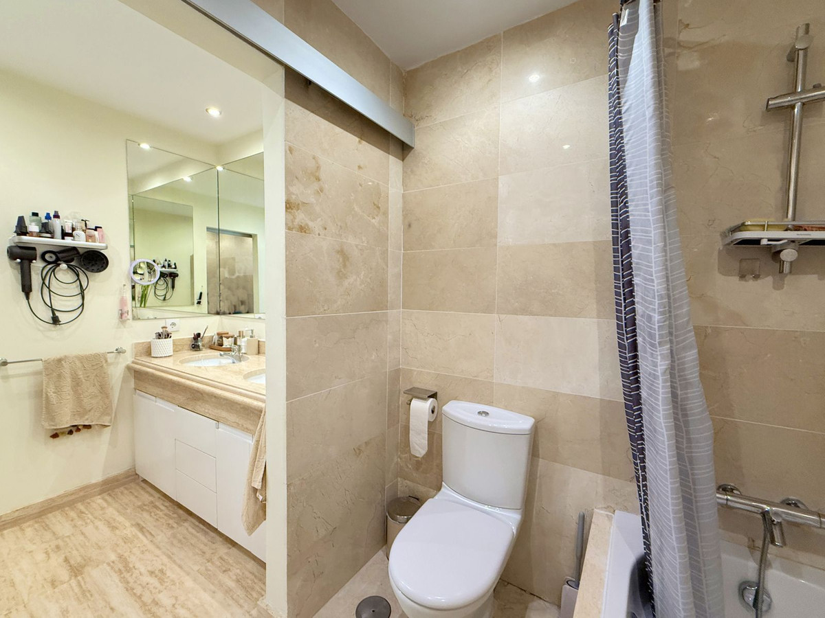 Penthouse te koop in Estepona | 2 slaapkamers H5344333