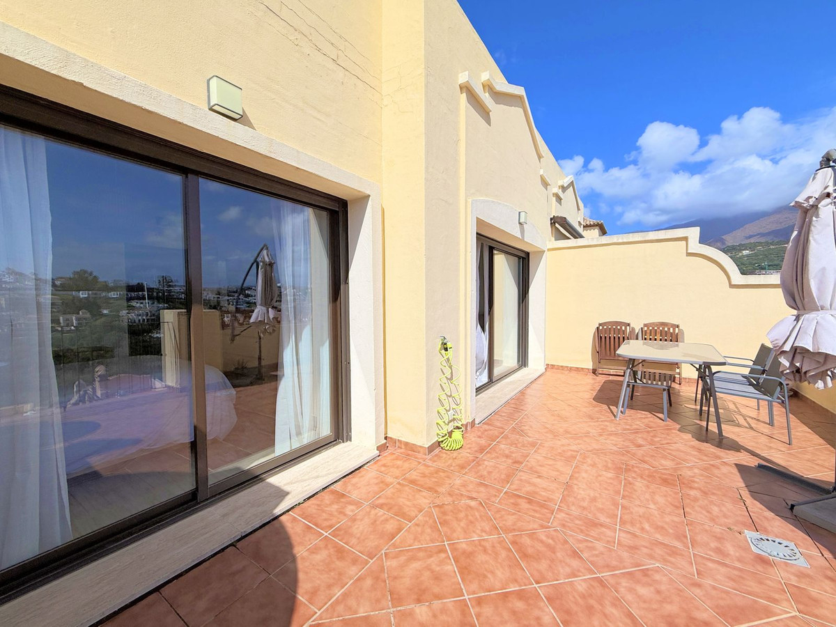 Penthouse te koop in Estepona | 2 slaapkamers H5344333