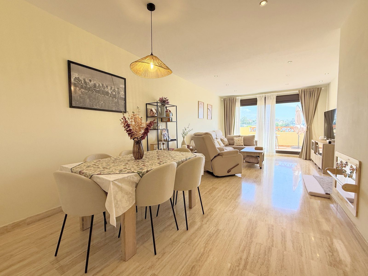 Penthouse te koop in Estepona | 2 slaapkamers H5344333