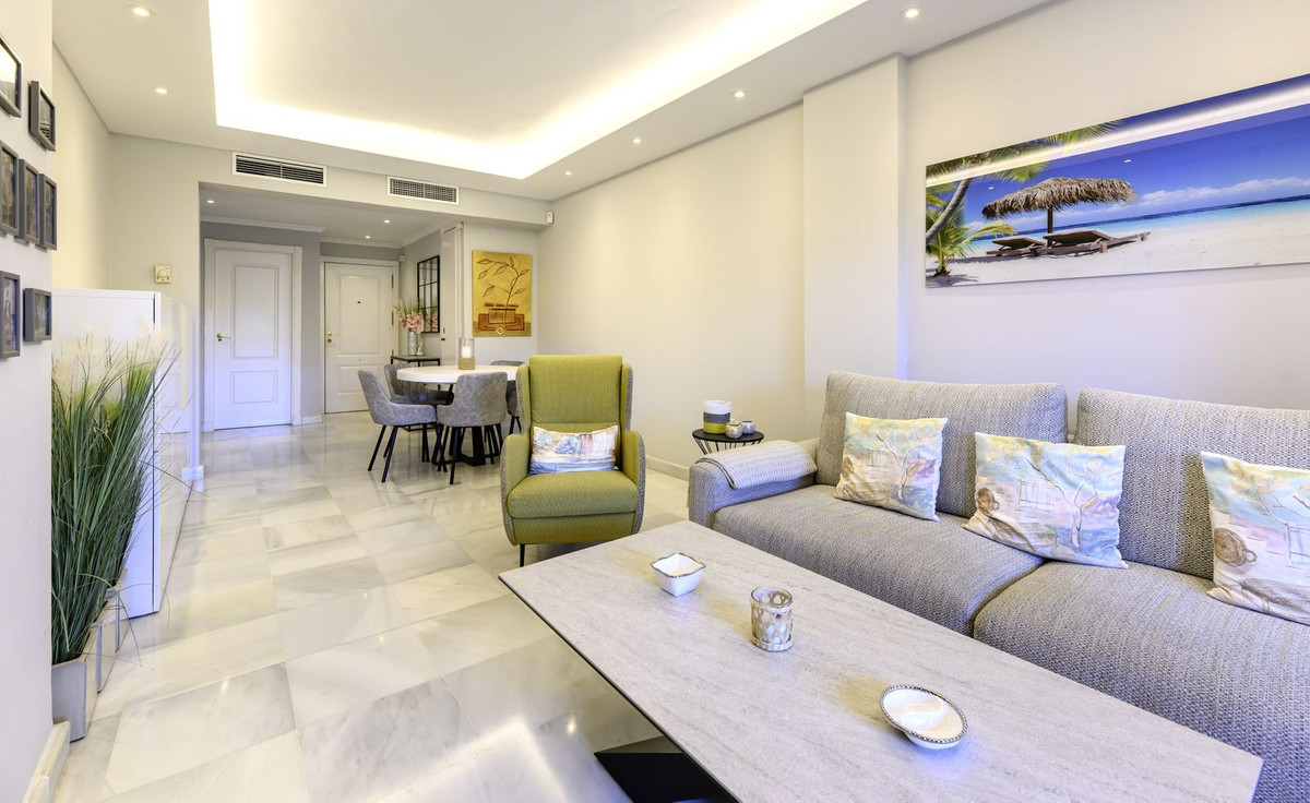 Appartement te koop in Estepona | 3 slaapkamers H5346985