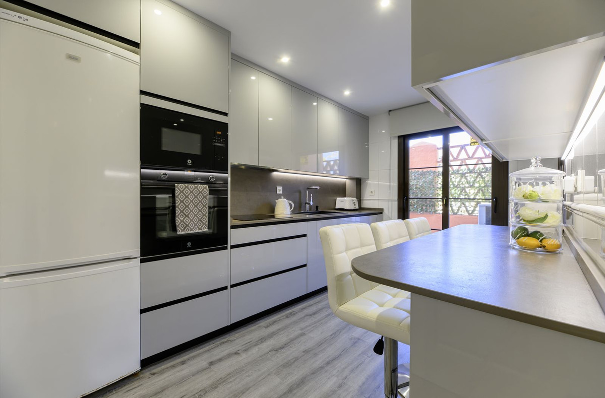 Appartement te koop in Estepona | 3 slaapkamers H5346985