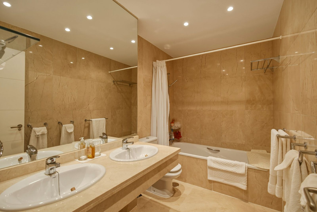 Appartement te koop in Estepona | 3 slaapkamers H5348002