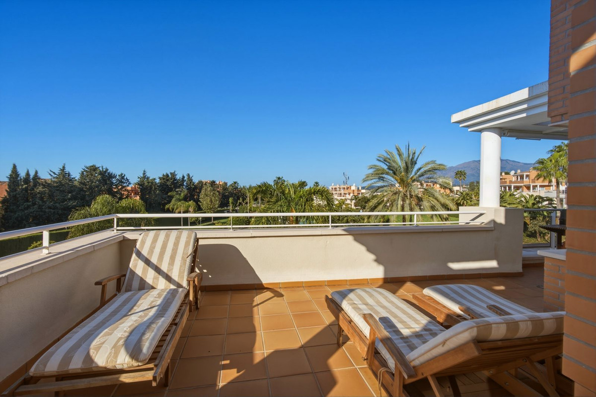 Appartement te koop in Estepona | 3 slaapkamers H5348002