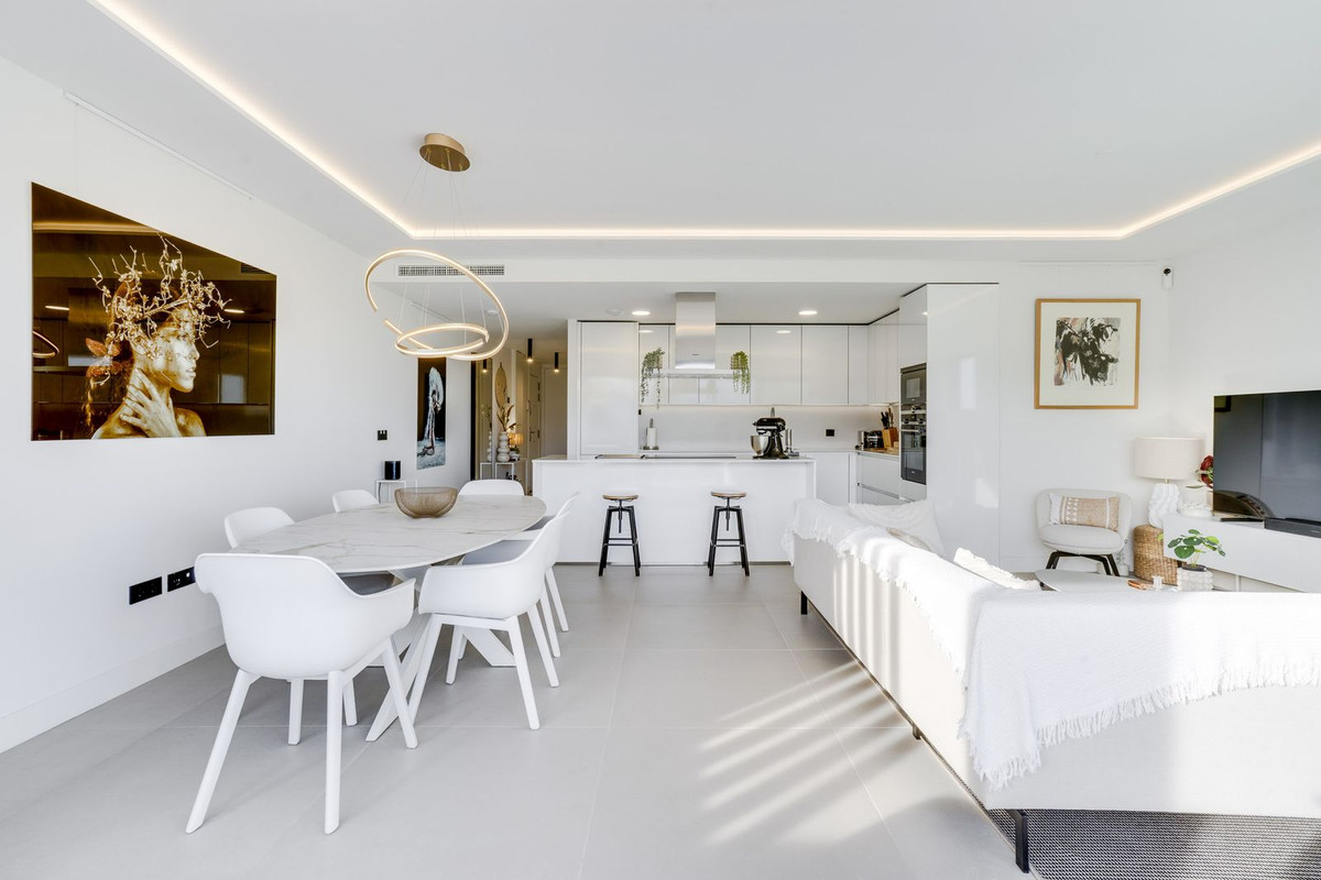 Appartement te koop in Estepona | 3 slaapkamers H5350114