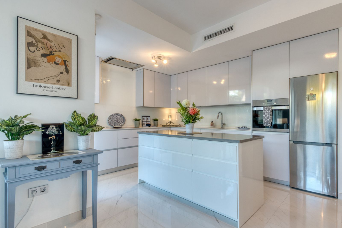 Appartement te koop in Estepona | 3 slaapkamers H5350747