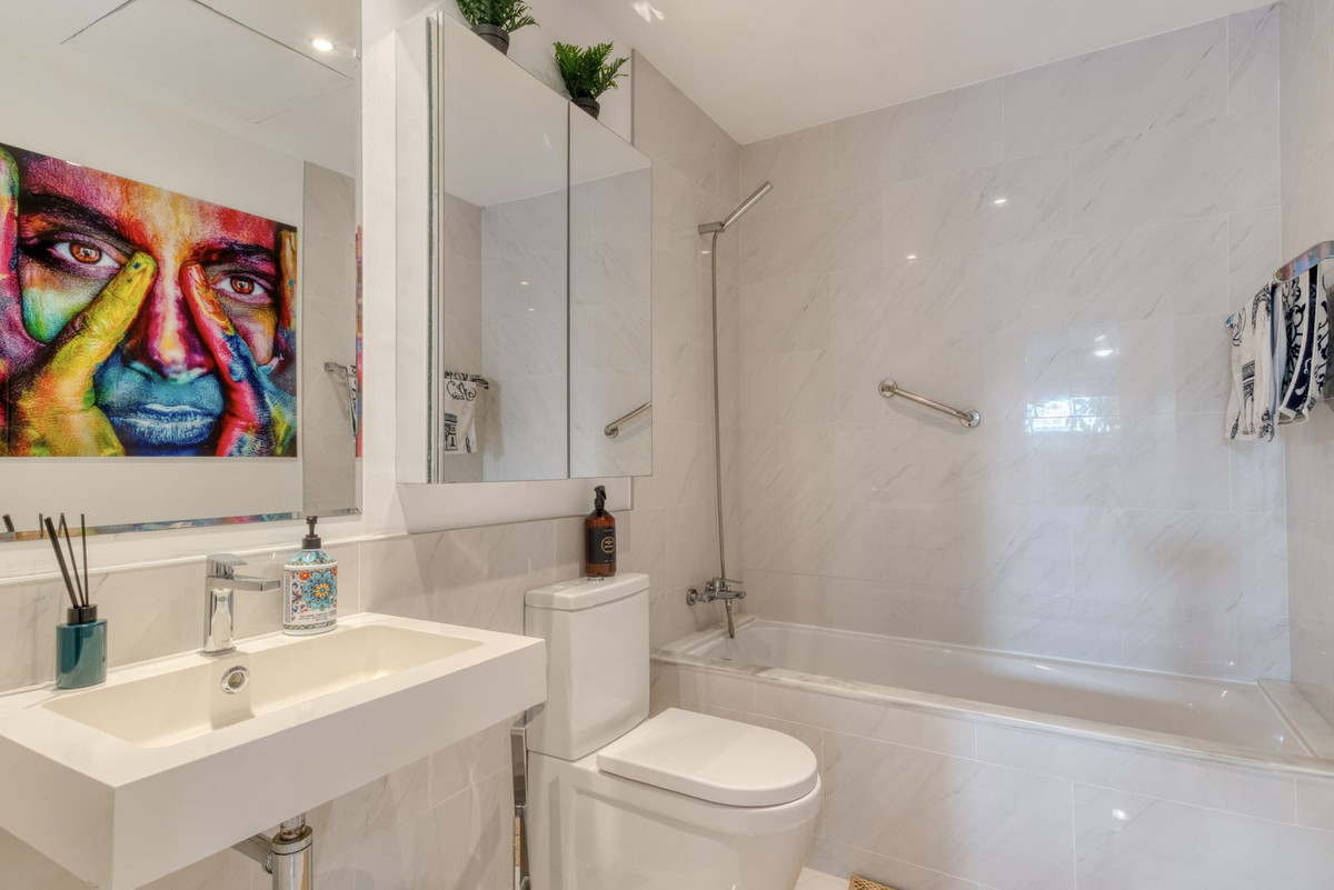 Appartement te koop in Estepona | 3 slaapkamers H5350747