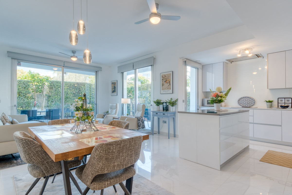 Appartement te koop in Estepona | 3 slaapkamers H5350747