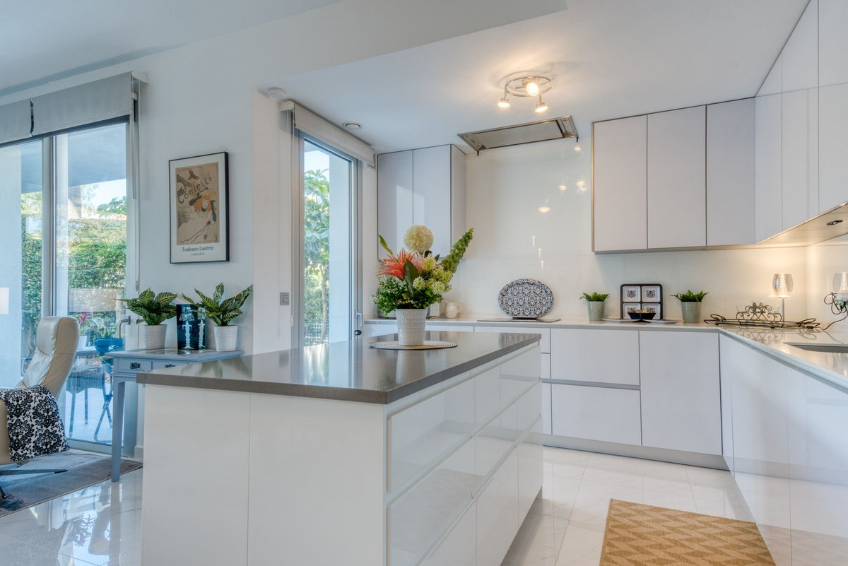 Appartement te koop in Estepona | 3 slaapkamers H5350747